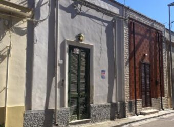 Squinzano: Via San Giovanni angolo Via Castromediano € 75.000