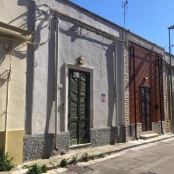 Squinzano: Via San Giovanni angolo Via Castromediano € 75.000
