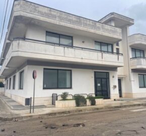 Copertino: Vendita intero stabile Commerciale – Via Luigi Pirandello 1