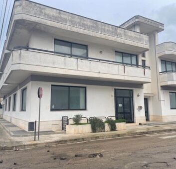 Copertino: Vendita intero stabile Commerciale – Via Luigi Pirandello 1
