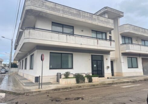 Copertino: Vendita intero stabile Commerciale – Via Luigi Pirandello 1
