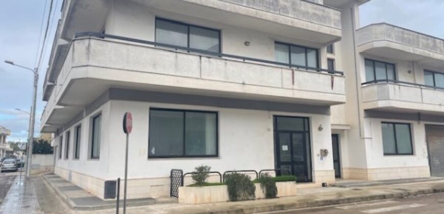 Copertino: Vendita intero stabile Commerciale – Via Luigi Pirandello 1