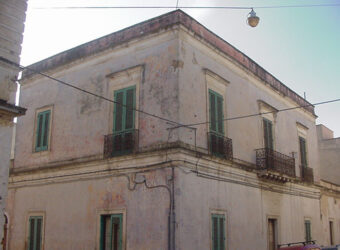 Trepuzzi Intero Palazzotto Storico
